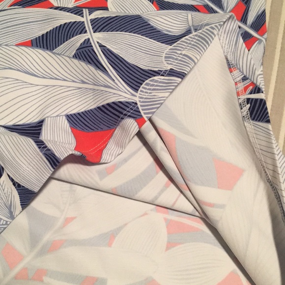 Tommy Bahama Aubrey Jonis Jungle Print Tank - Picture 13 of 14